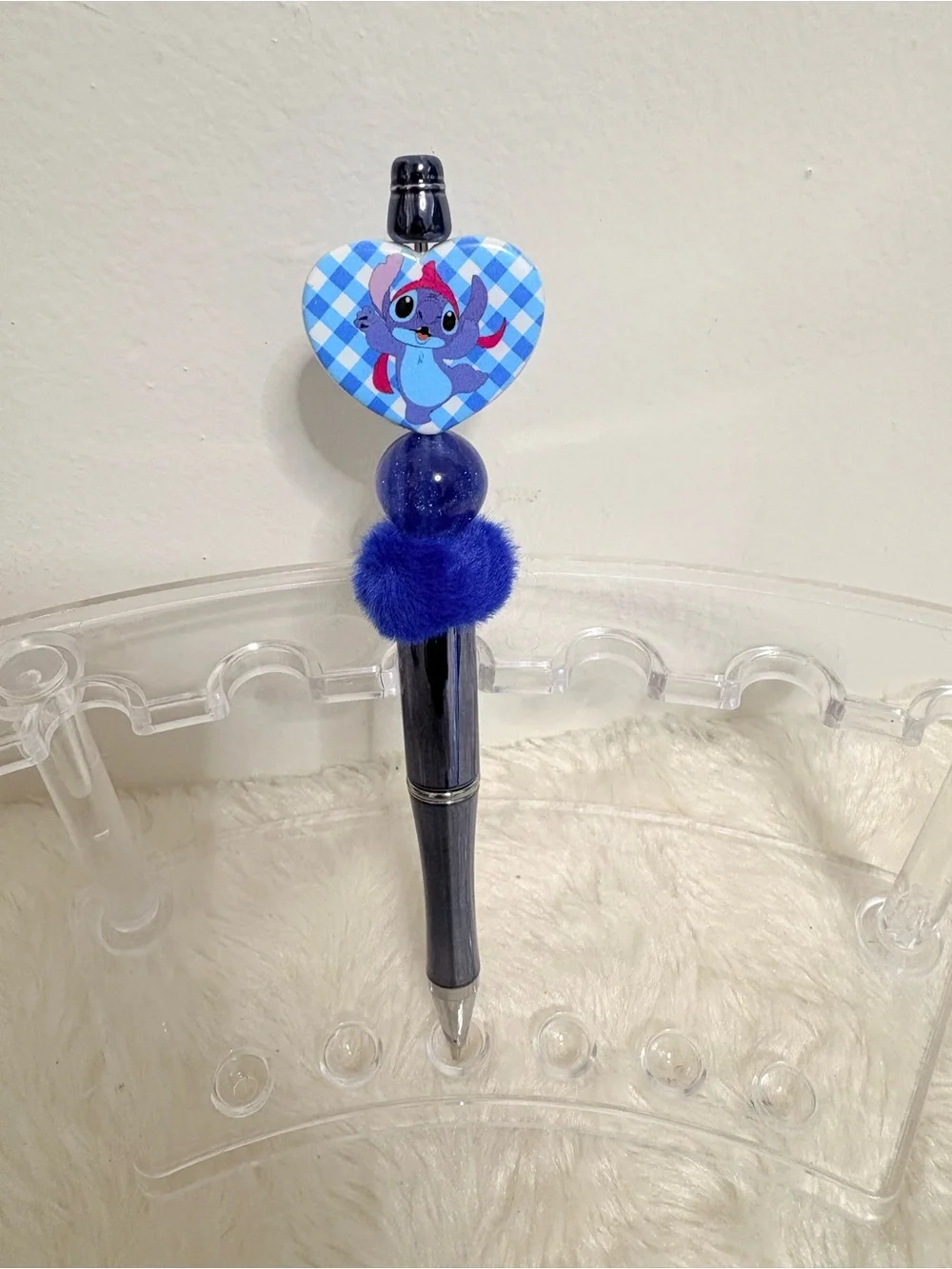 Stitch heart pen
